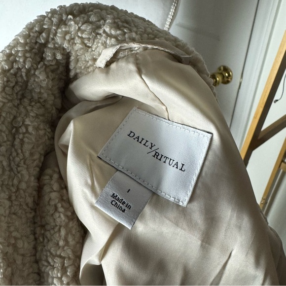 Daily Ritual Teddy Coat Large - Picture 4 of 7